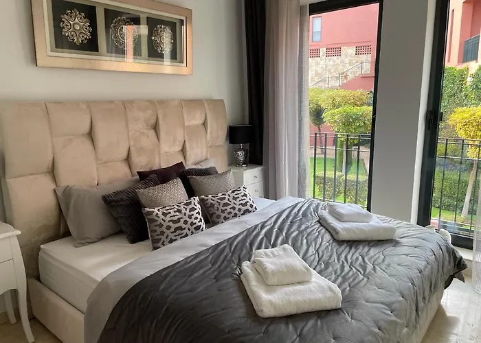 Calahonda Luxury Apartment With A Stunning Sea View